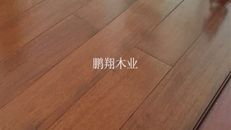 强化复合地板：揭秘其价格构成与选购要点